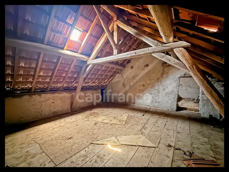 Toad - Rustic House with Balcony in Saint-Vallier