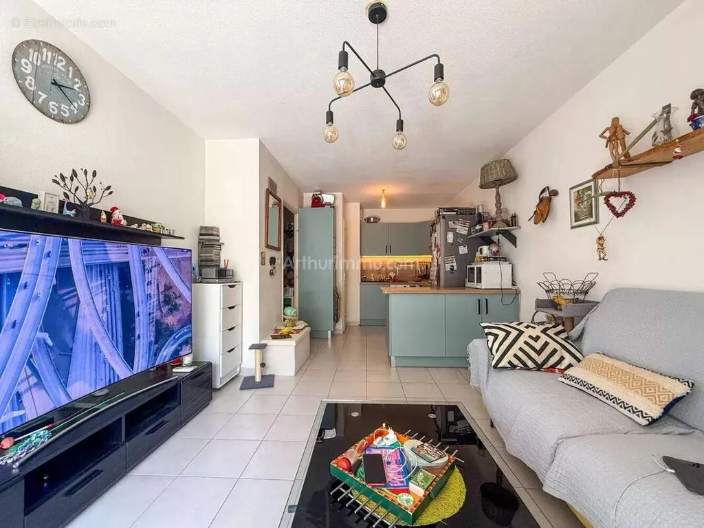 Elutuba - 2-Bed Flat with South-Facing Garden in Draguignan