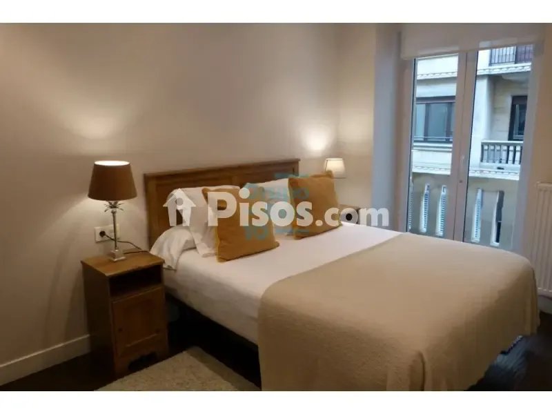 Magamistoad - Apartment with Balcony in Gros