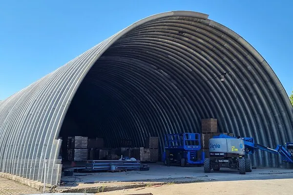 Garage - Industrial Plot with Warehouse in Tartu