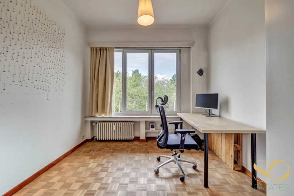 Bureau - Appartement Traversant avec Terrasse à Woluwé-Saint-Pierre