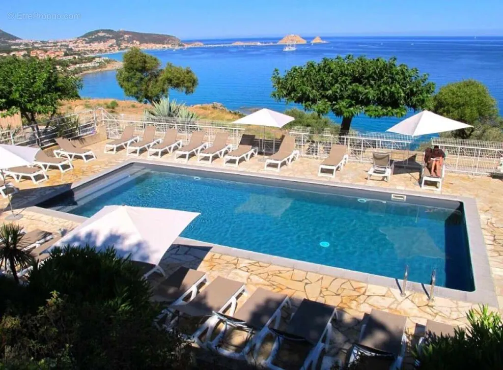 Bassein - Apartment with Sea View and Pool in Monticello