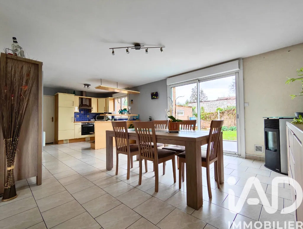 Salle à manger - Maison avec Jardin et Garage à Lallaing