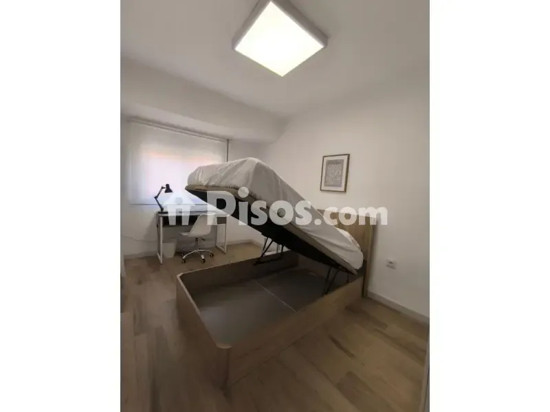 Chambres - Student-Friendly Flat with Terrace in Moncada