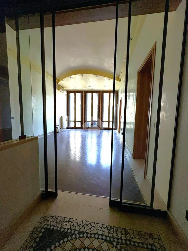 Esik - Triplex with Gothic Balcony in Calmaggiore, Treviso