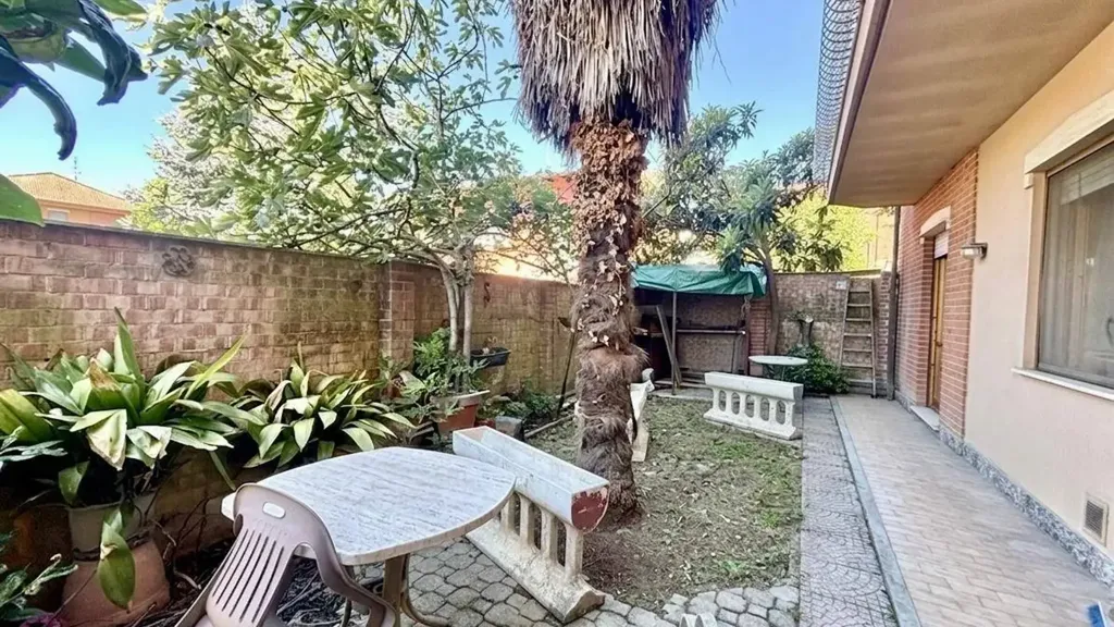 Twin-Storey Apartment with Garden in Quargnento