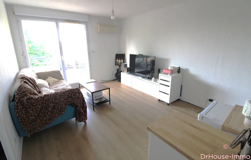 Séjour - Appartement Rénové avec Terrasse et Piscine à Cugnaux