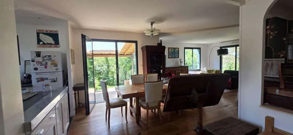 Salle à manger - Maison en Bois avec Terrasse à Saint-Benoît Ermitage