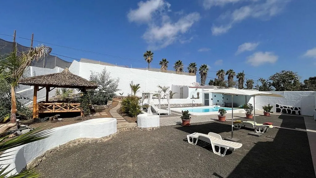 Piscina - Rustic Farmhouse with Pool near Maspalomas