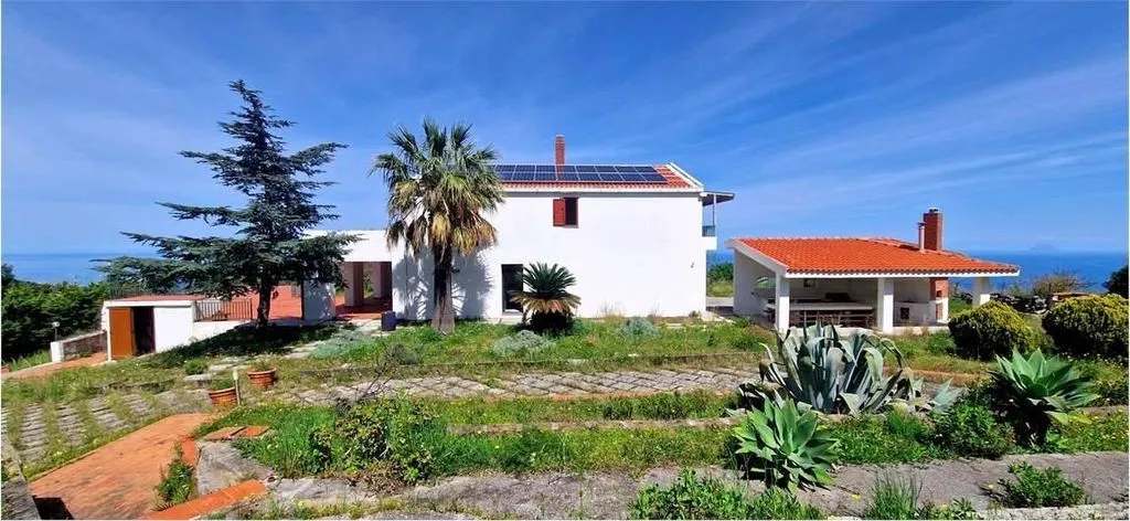 Exterior - Luxury Villa with Panoramic Views in Cefalù