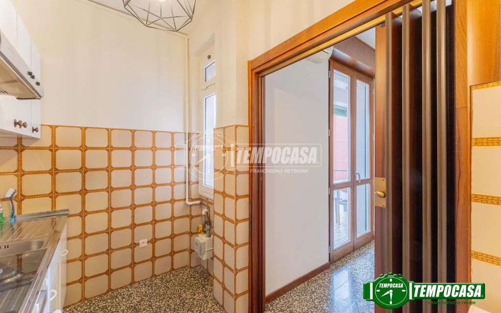 Cuisine - 1960s Apartment with Double Exposure in Milan