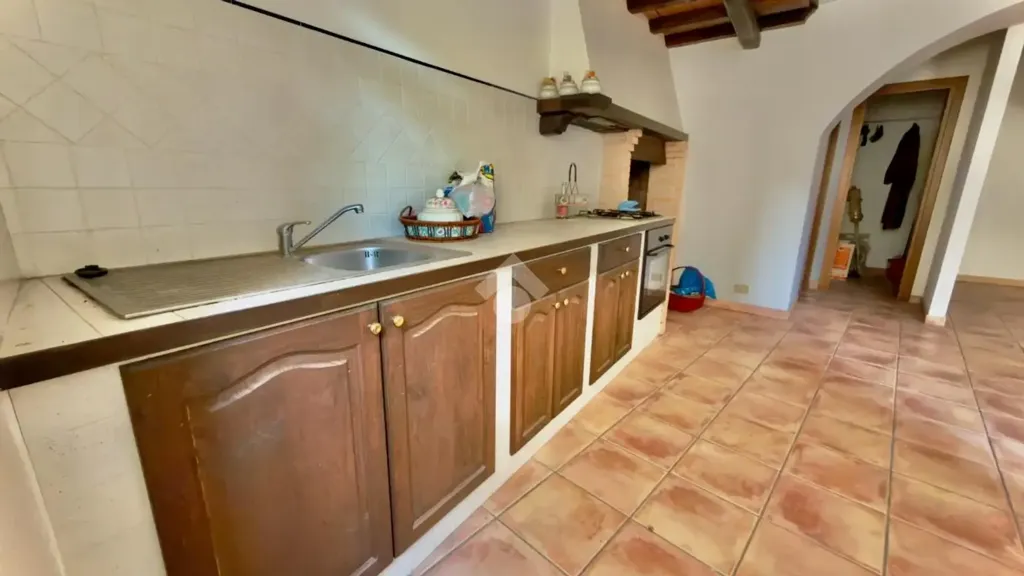 Köök - Bright Studio with Potential for Conversion in Castelnuovo di Porto