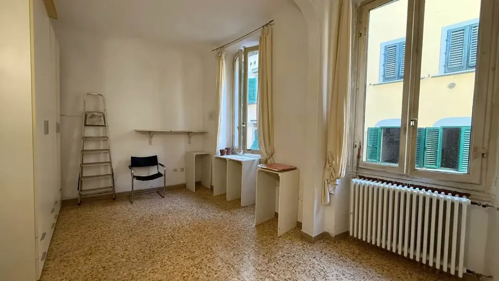 Bureau - Apartment with Central Location in Florence
