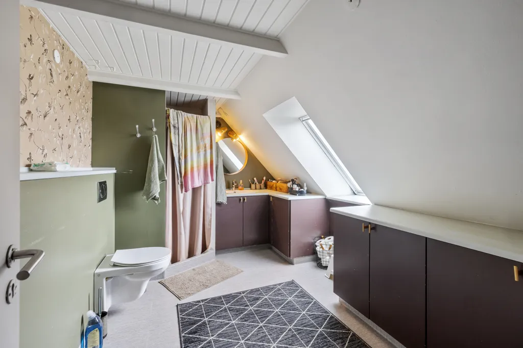 Salles de bain - Villa with Loft and Garden in Kværndrup