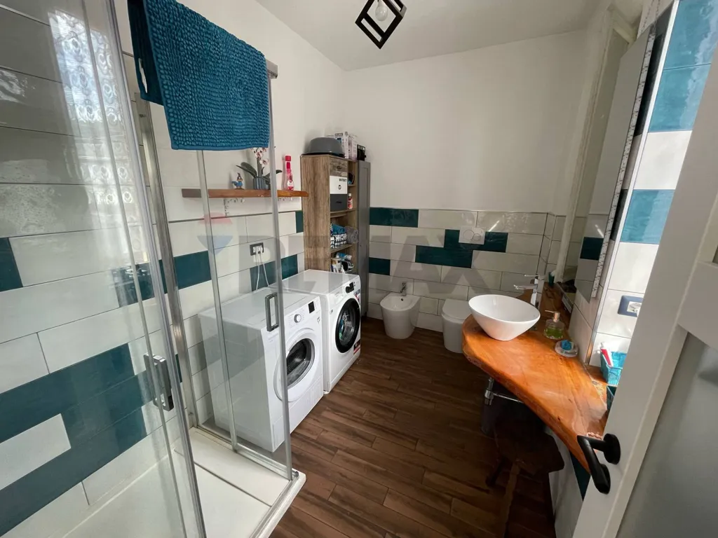 Salles de bain - Rustic Apartment with Garden in Gemonio