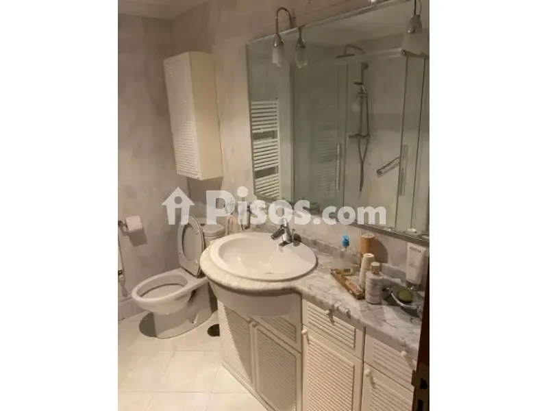 Vannitoad - Semi-New Flat with Terrace in Cidade Vella