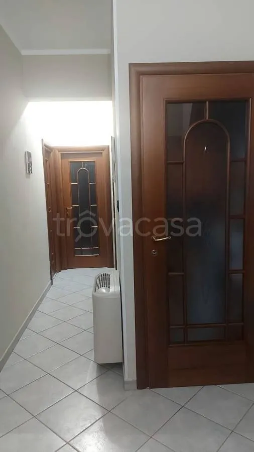 Esik - Rear-Facing Apartment with Balcony in Turin