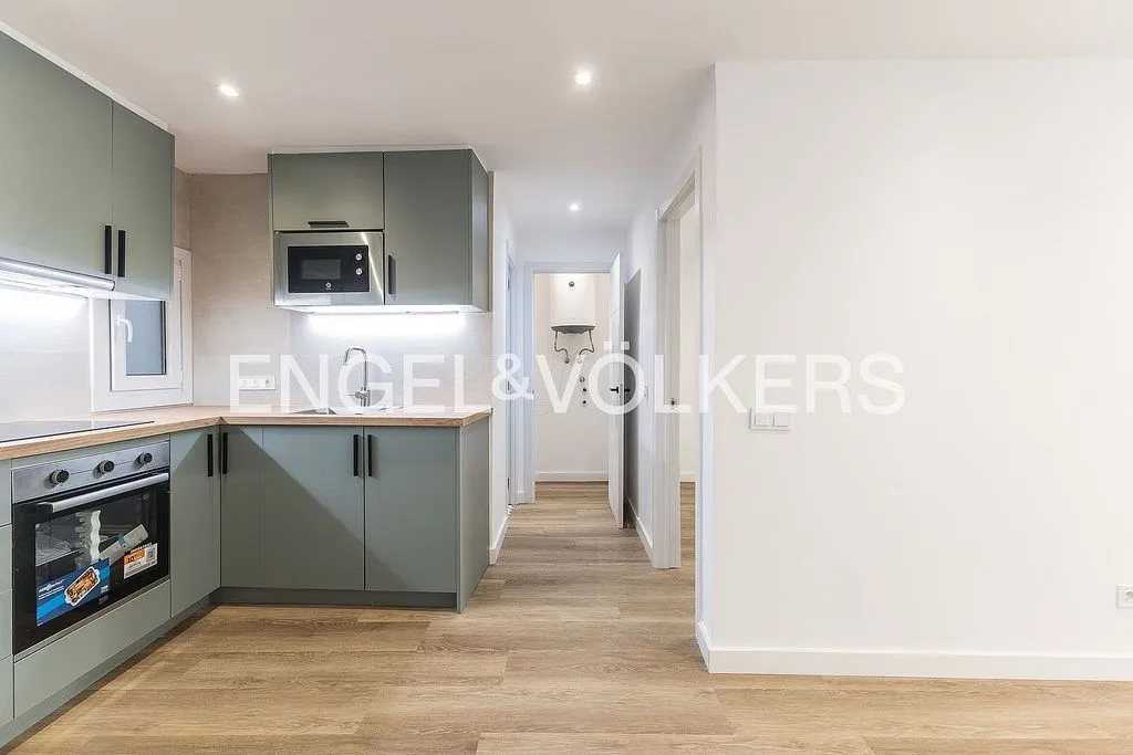 Cuisine - Apartment with Balcony in Collblanc, Barcelona