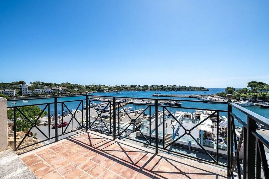 Rõdu - Seafront Apartment with Terrace in Santanyí