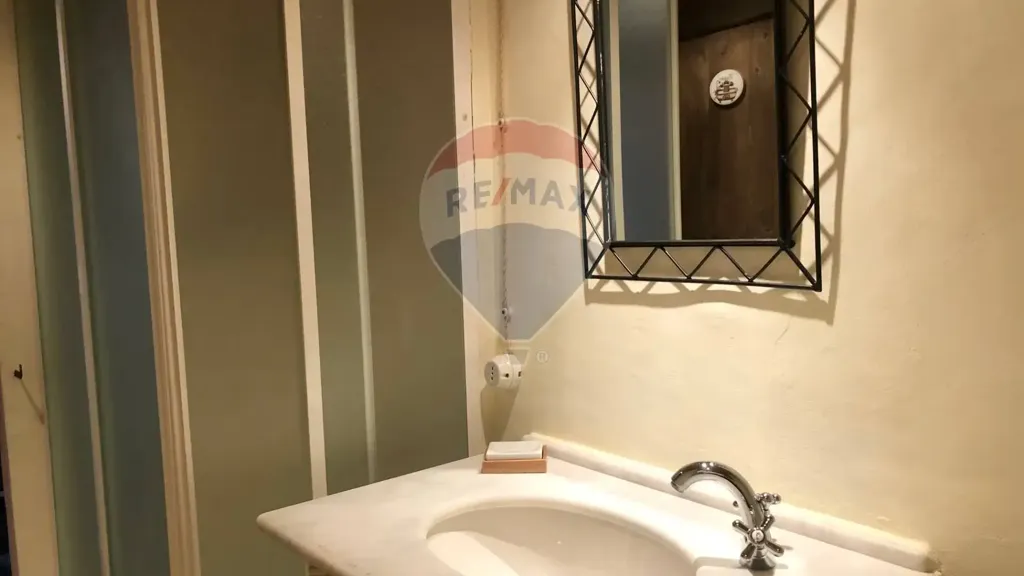 Salles de bain - Medieval Rustico with Income Potential in Monzambano