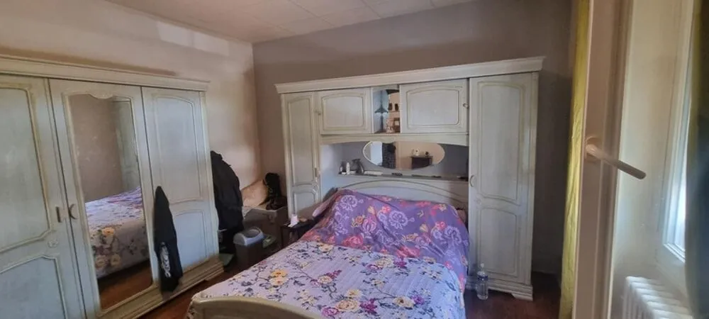 Chambres - Maison de 10 Pièces avec Terrain à Dijon