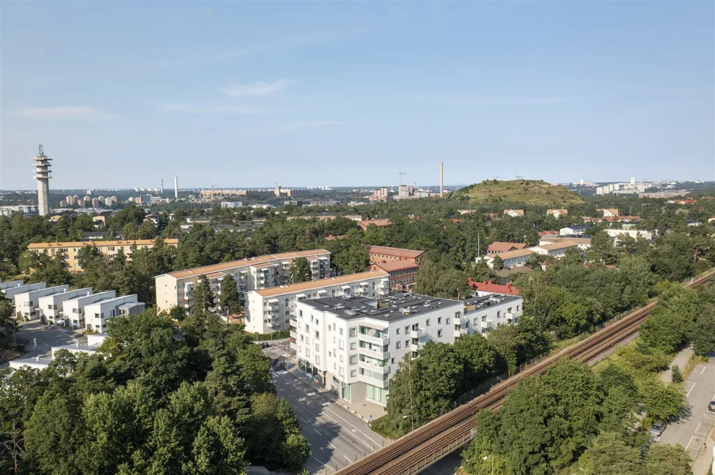Vue aérienne - Modern 4th Floor Flat with Balcony in Hammarbyhöjden