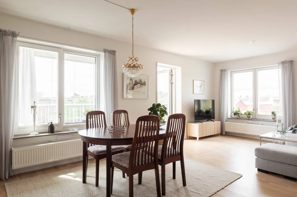 Söögituba - Apartment with Balcony in Stenbärsvägen