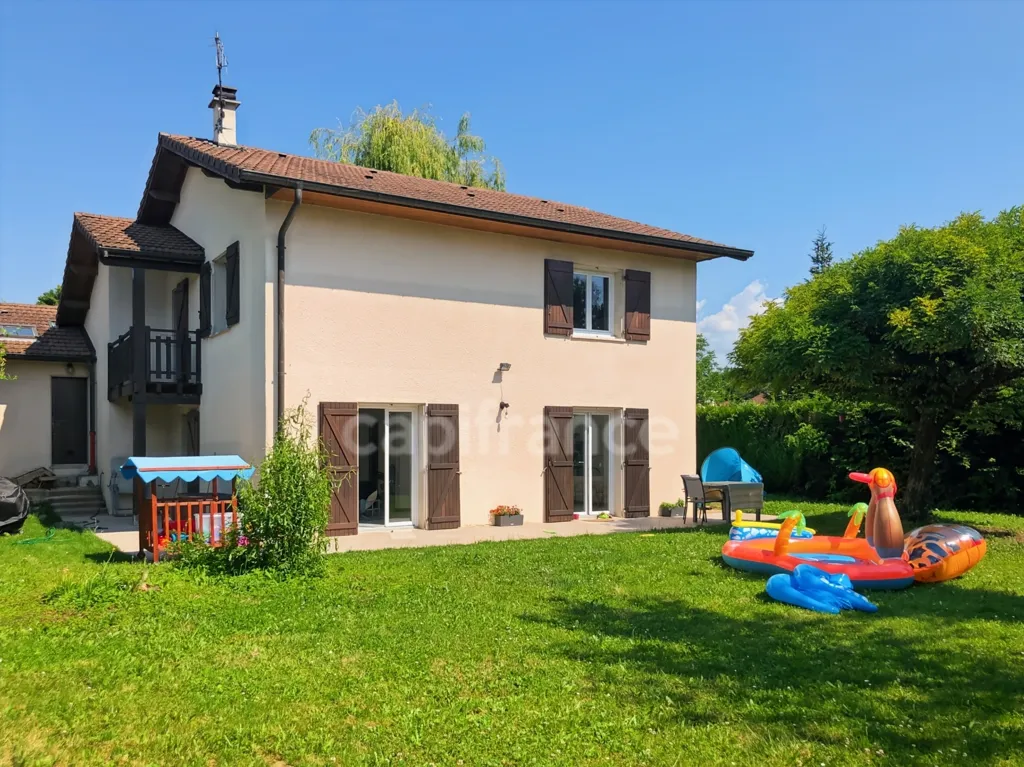 Extérieur - Maison avec Terrasse et Jardin à Prévessin-Moëns