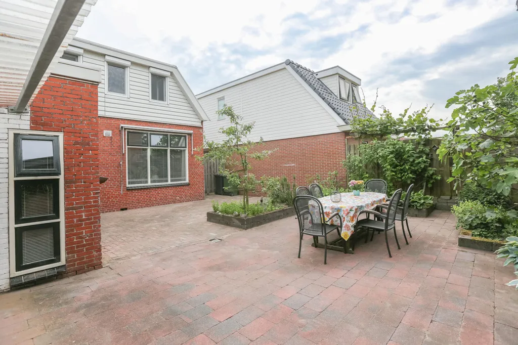 Terrazza - Characterful Detached House with Garden in Buitenpost