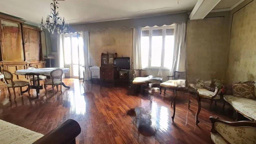 Elutuba - Luxury Penthouse with Triple Exposure in Naples