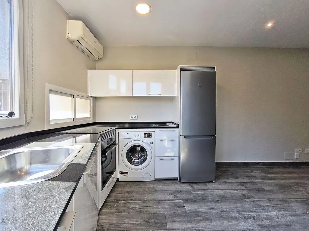 Kitchen - Modernised Flat with East View in Chamartín