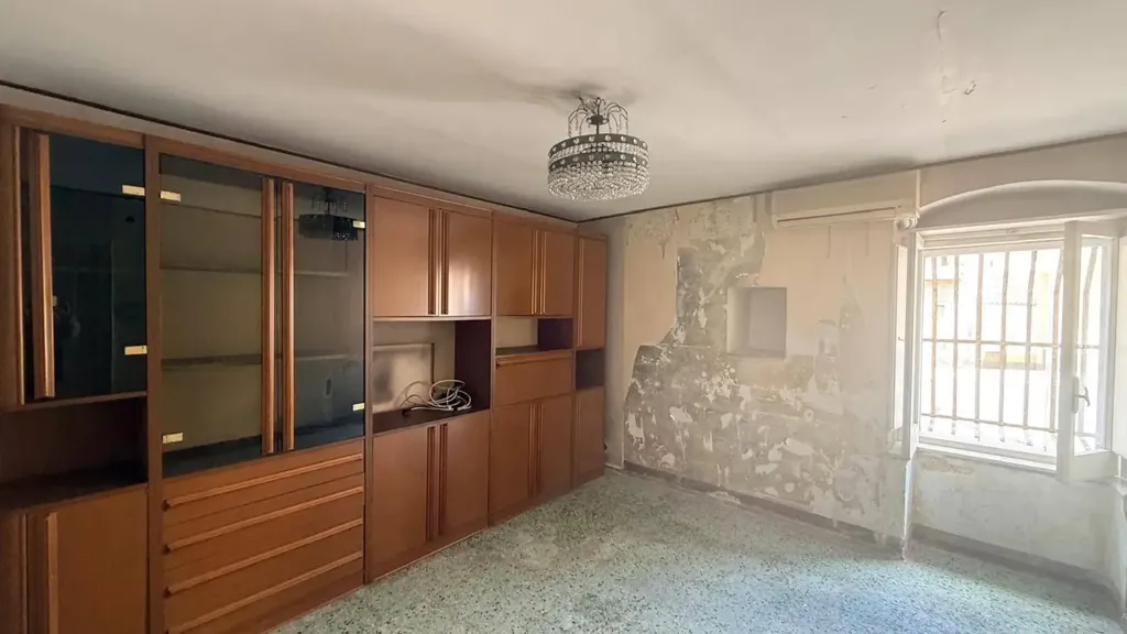 Independent House with Balconies in Modica