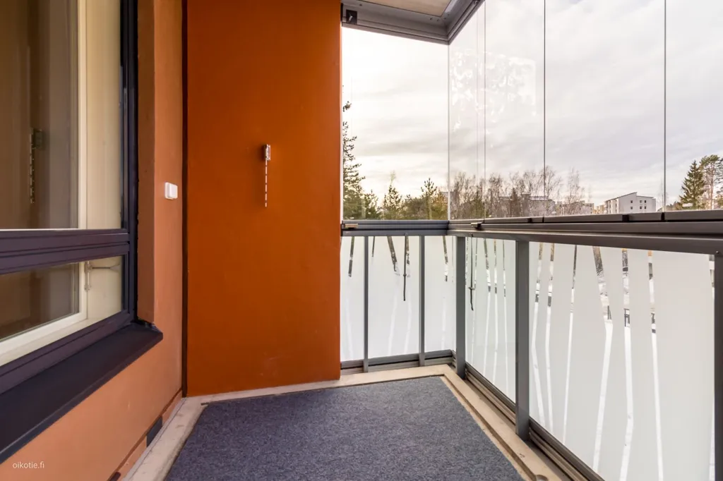Balcon - Balconied Flat Near Tuomarila Station, Espoo
