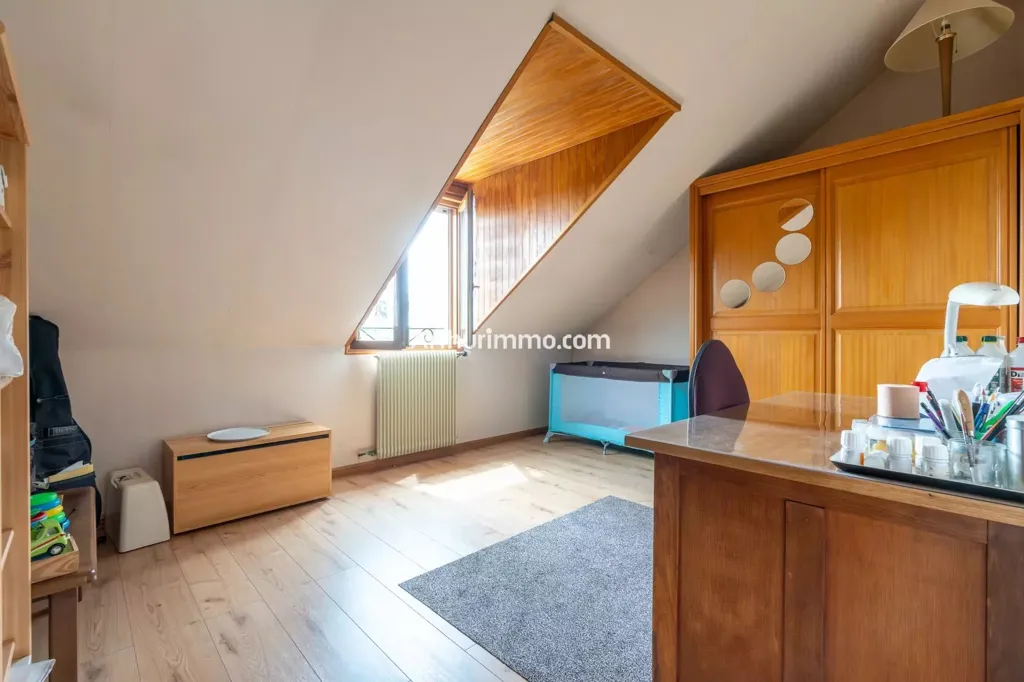Rooms - 8-Piece House with Pool Potential near Santeny