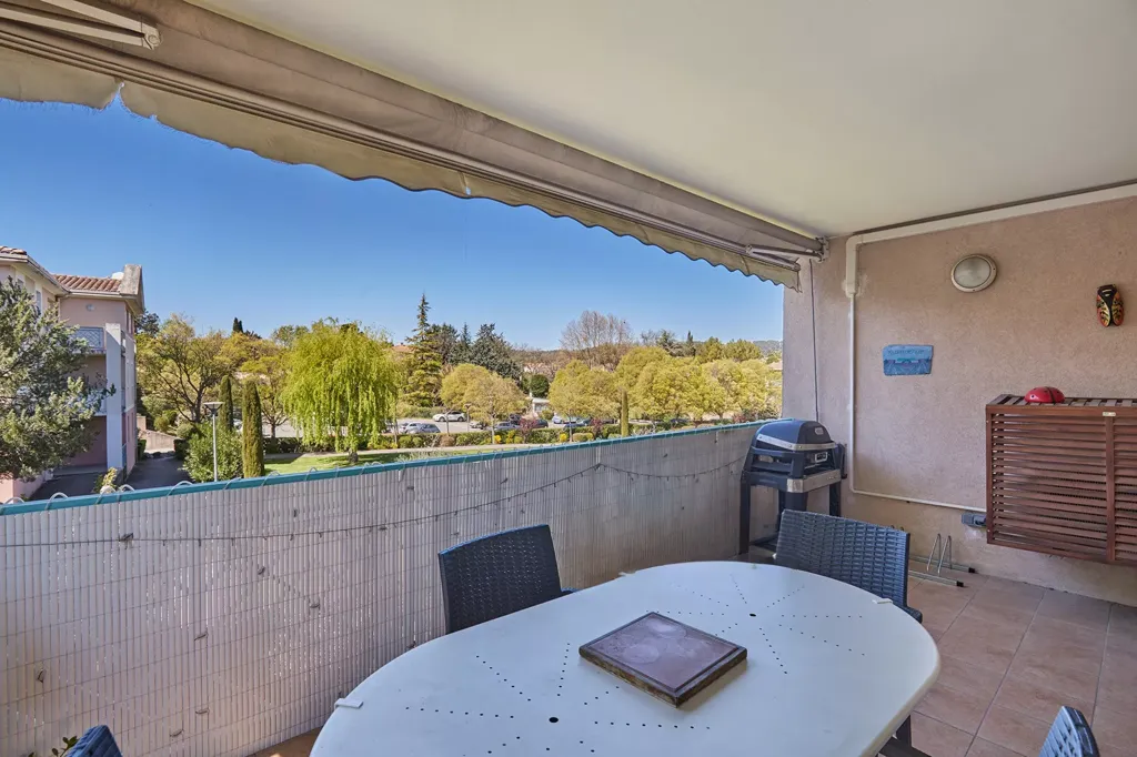 Balcon - Appartement Traversant avec Terrasse à Aix-en-Provence