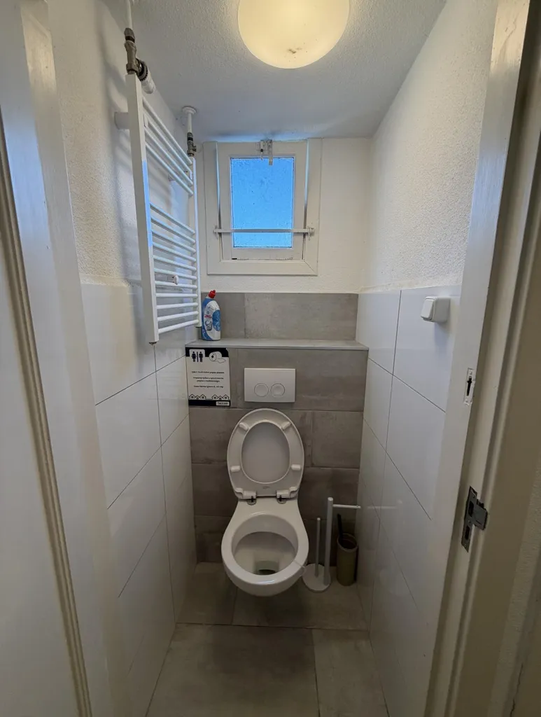 Bathrooms - Furnished Room with Shared Amenities in Enschede