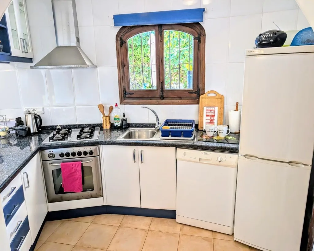 Kitchen - Traditional Villa with Sea View in Benimeit, Moraira