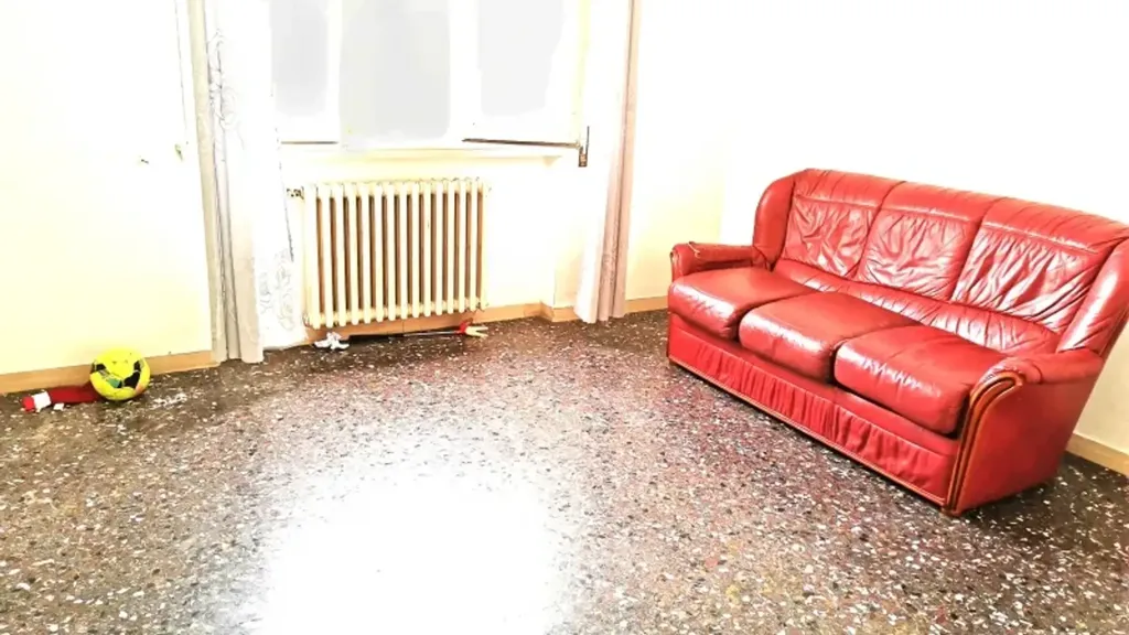 Elutuba - Spacious Apartment with Balcony in Dicomano