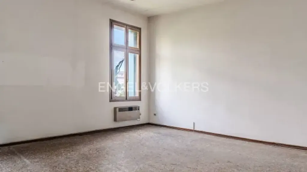 Appartement 5 pièces à IT