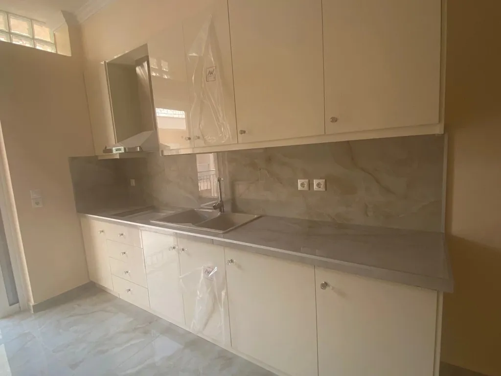 Cuisine - Flat with Panoramic View in Keratsini, Athens