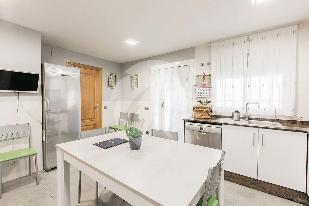 Cuisine - Terraced House with Garage in Alaquàs