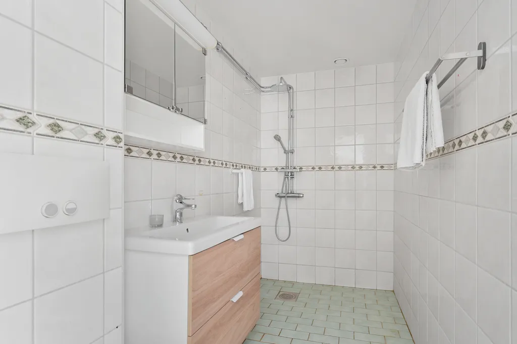 Vannitoad - Apartment with Balcony in Central Rosersberg