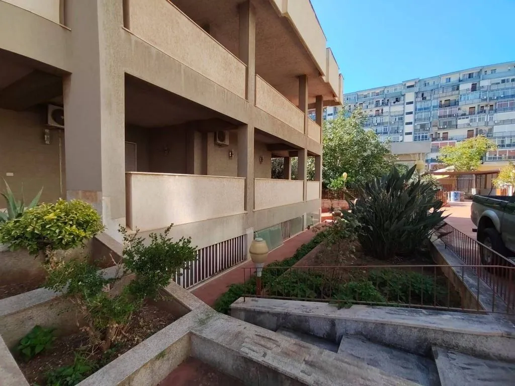 Balcon - Luxury Villa with Private Garden in Palermo