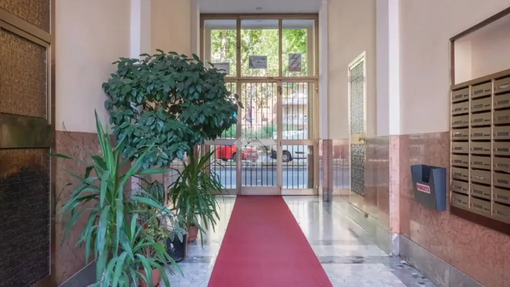 Esik - Modernised 2-Bedroom in Prato Centenaro, Milan