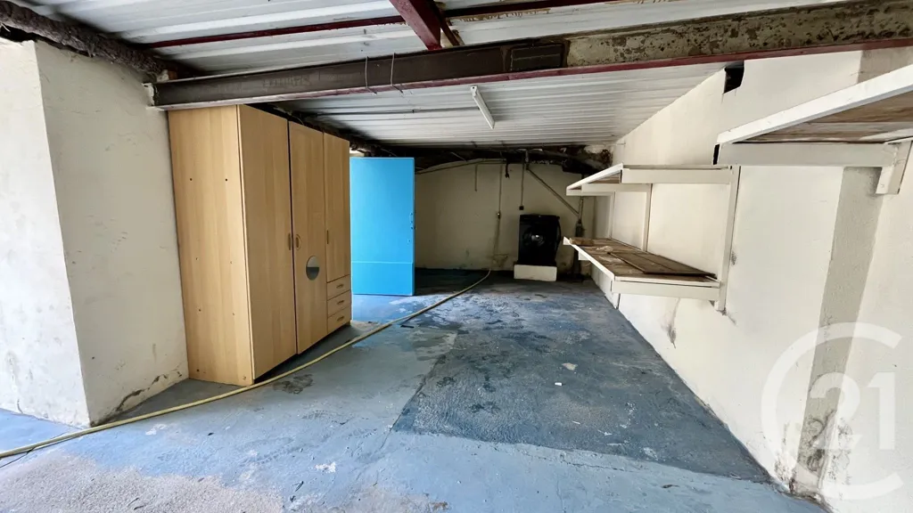 Garaaž - 2-Bedroom Apartment with Terrace in Ales