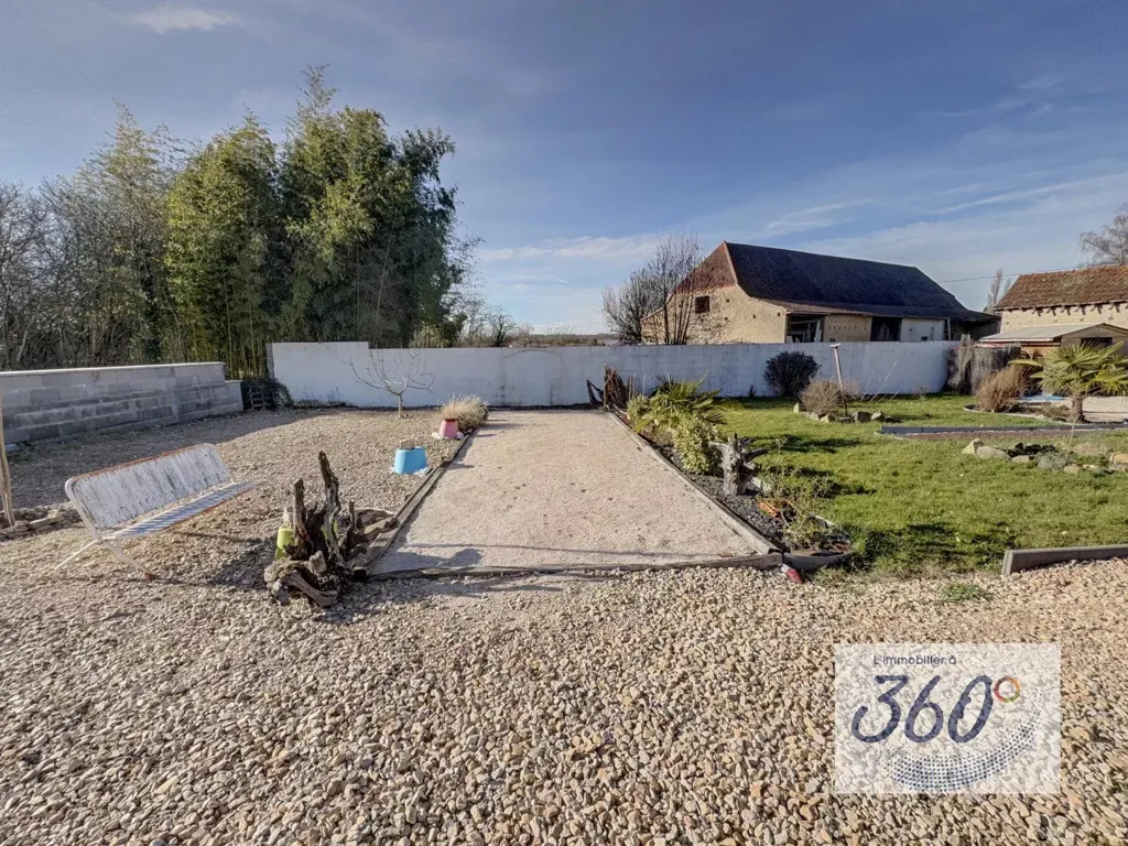 Aed - Renovated Farmhouse with Pool in Louhans