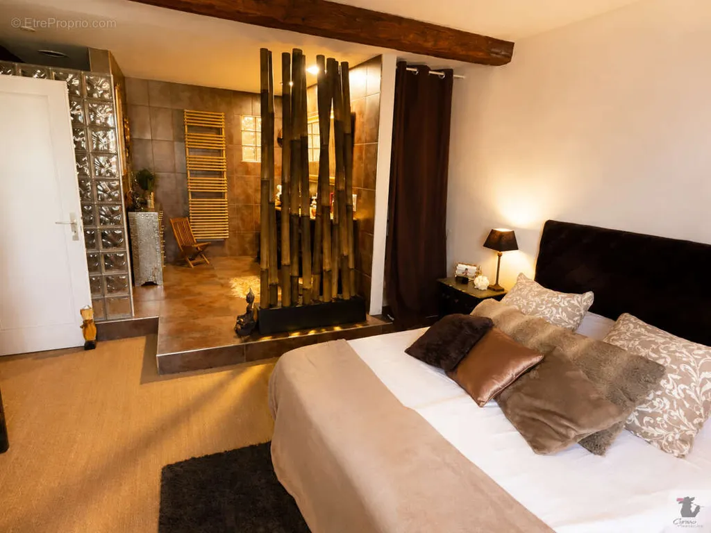 Camere da letto - Loft with Commercial Space in Bergerac Centre