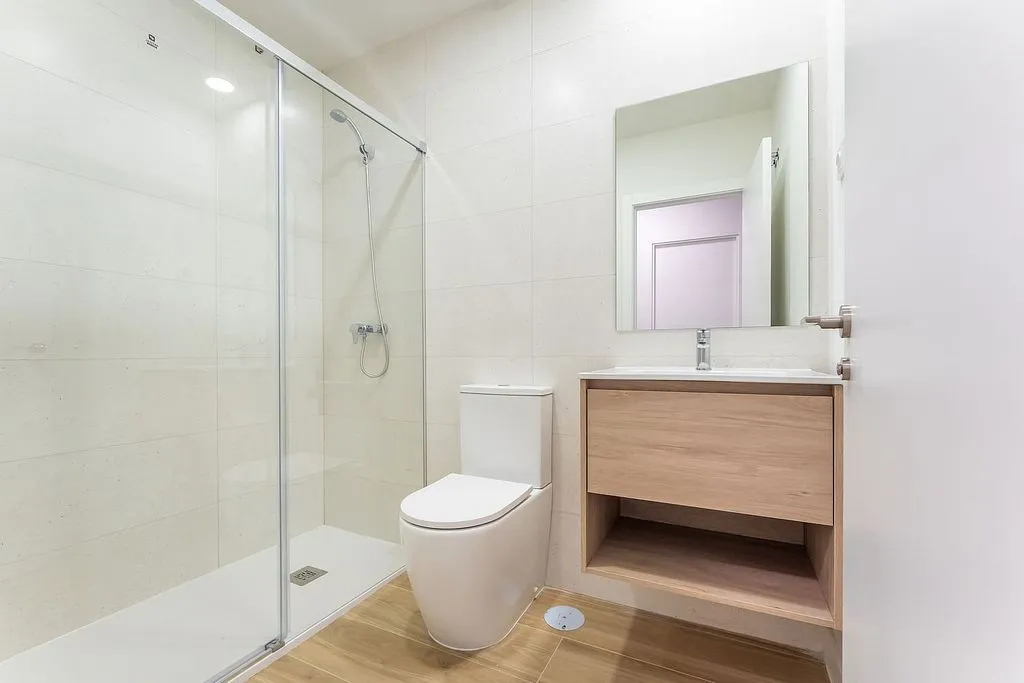 Salles de bain - 1-Bedroom Flat with Pool in Arturo Soria