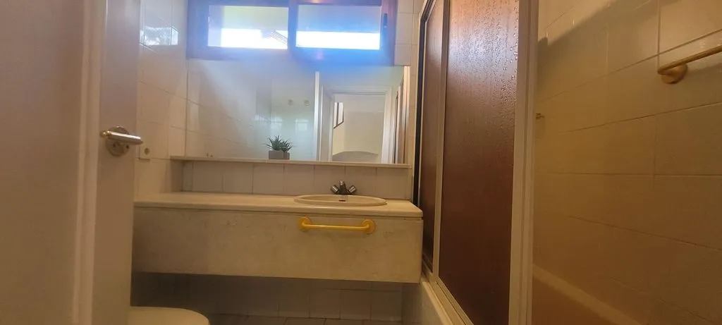 Salles de bain - Luxury Semidetached House with Pool in Majadahonda