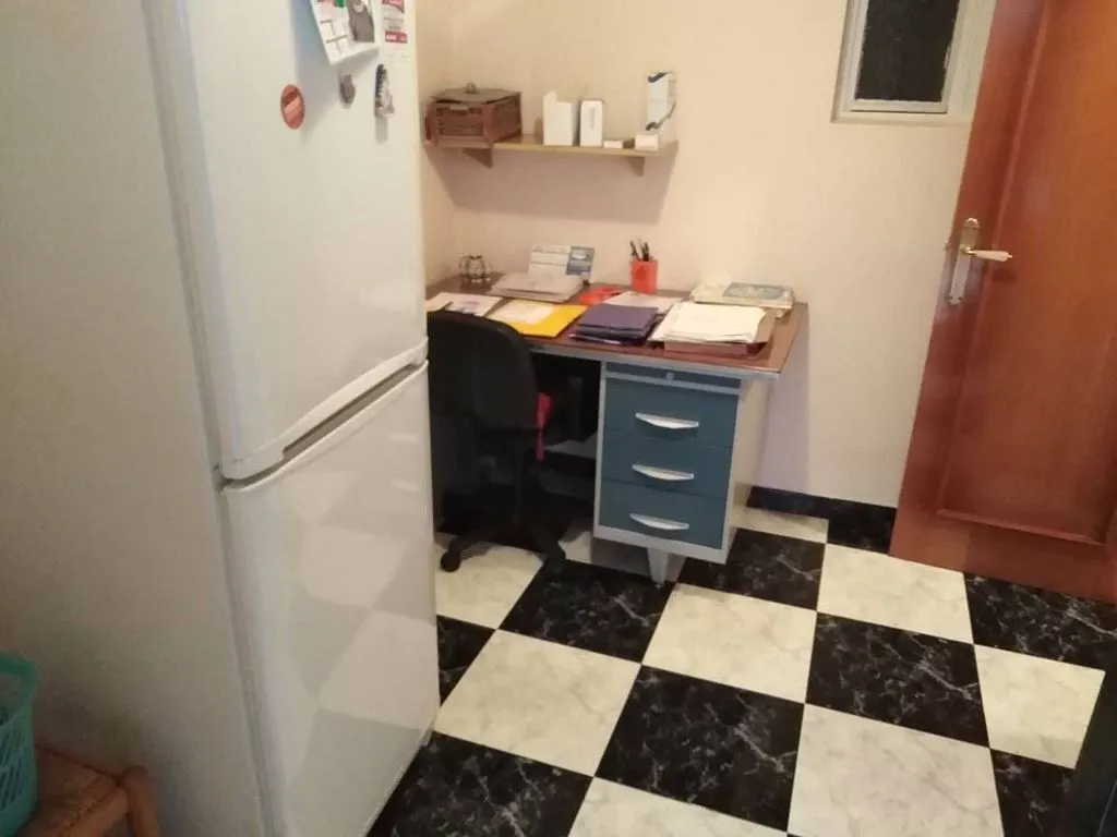 Bureau - Bright Apartment with Patio in Almansa